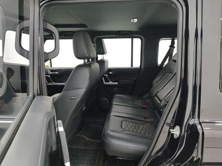 Photo 9 - BAW 212 T01