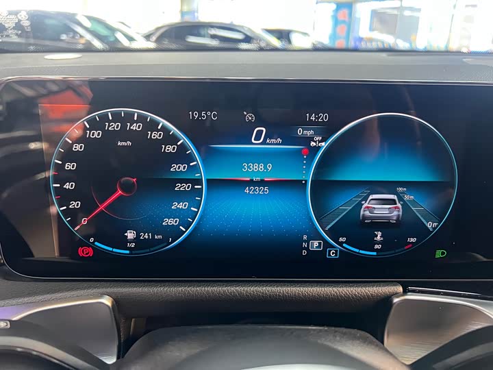 Фото 6 - Mercedes-Benz GLB-Class