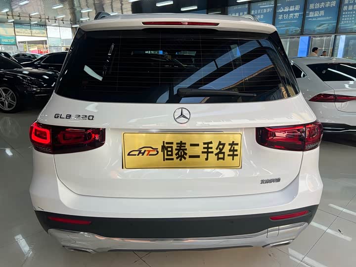 Фото 8 - Mercedes-Benz GLB-Class