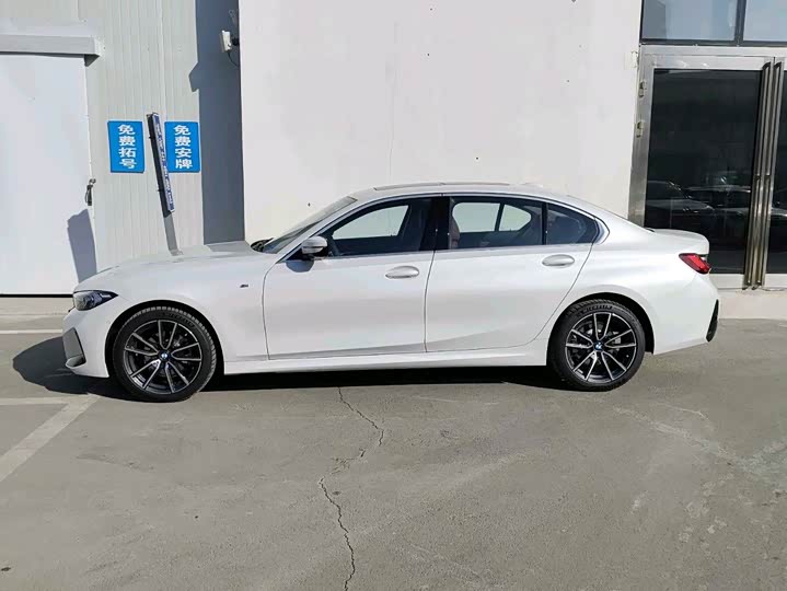 Photo 5 - BMW 3 Series