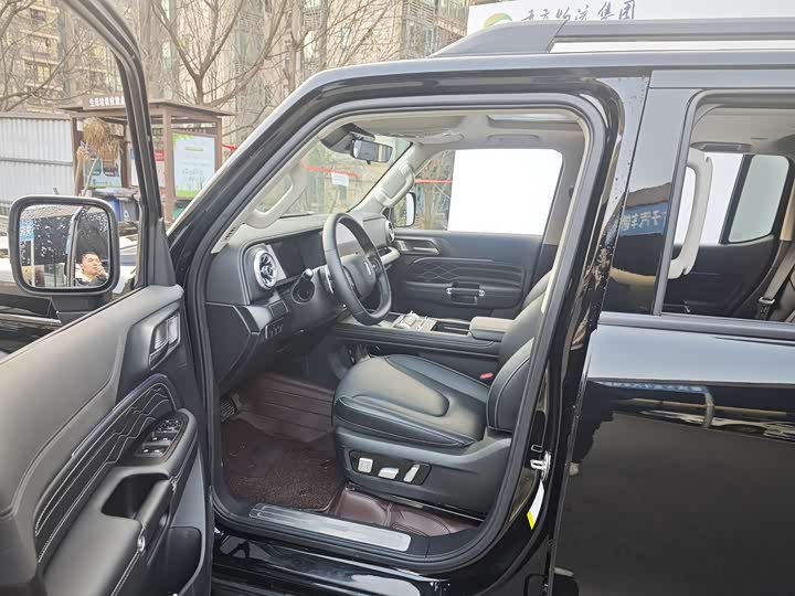 Фото 7 - Tank 300