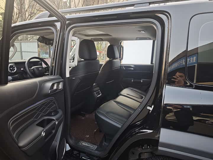 Фото 8 - Tank 300