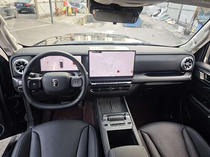 Фото 9 - Tank 300