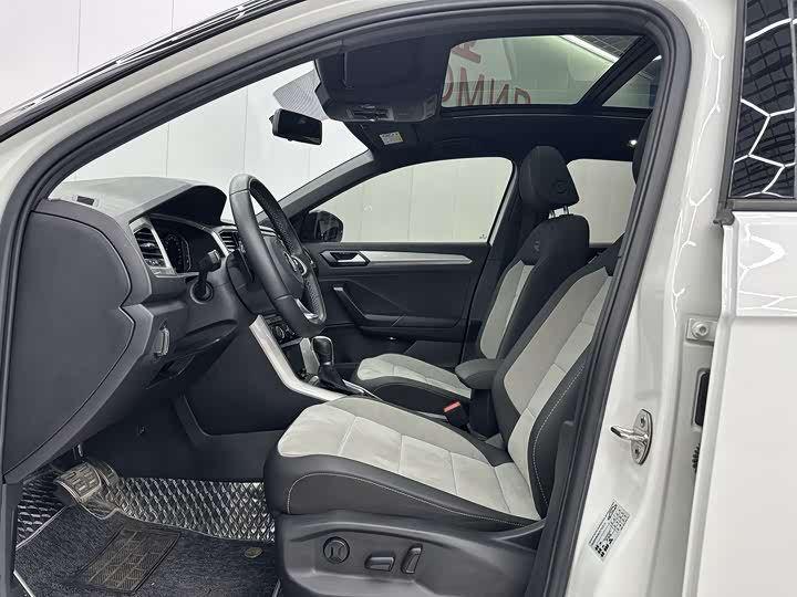 Фото 3 - Volkswagen T-Roc