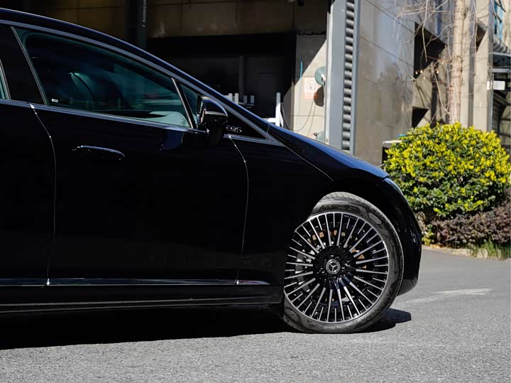 Фото 8 - Mercedes-Benz EQS