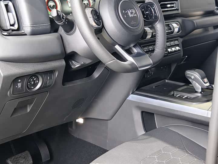 Photo 7 - BAW 212 T01