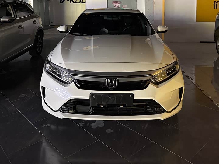 Фото 1 - Honda Inspire