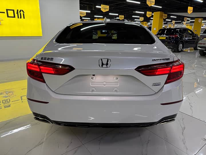 Фото 2 - Honda Inspire