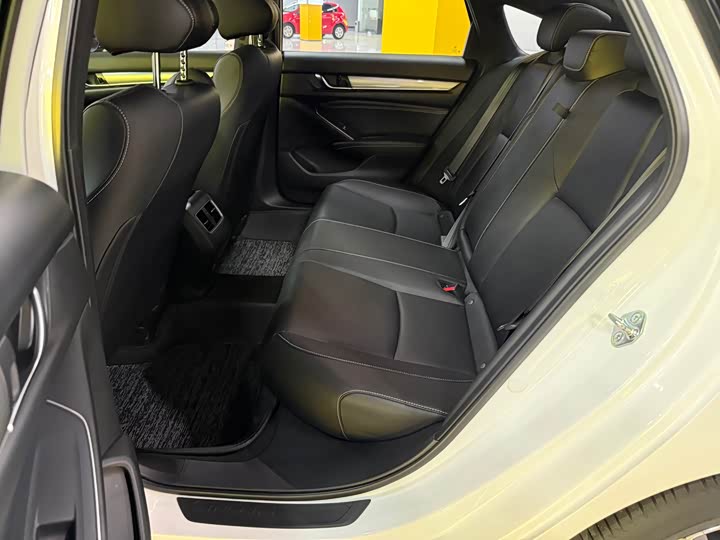 Фото 6 - Honda Inspire