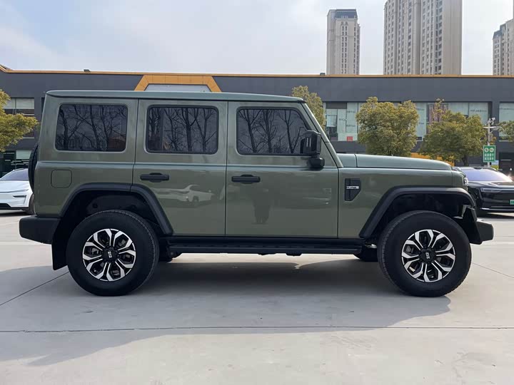 Photo 3 - BAW 212 T01