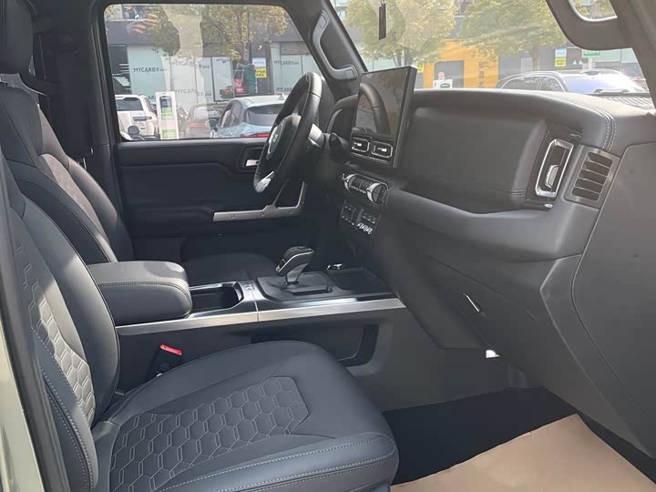 Photo 4 - BAW 212 T01