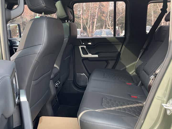 Photo 8 - BAW 212 T01