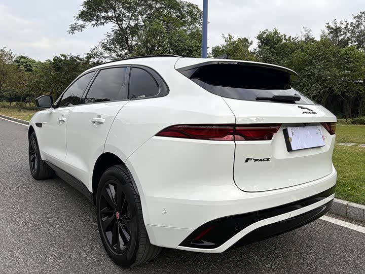 Фото 6 - Jaguar F-Pace