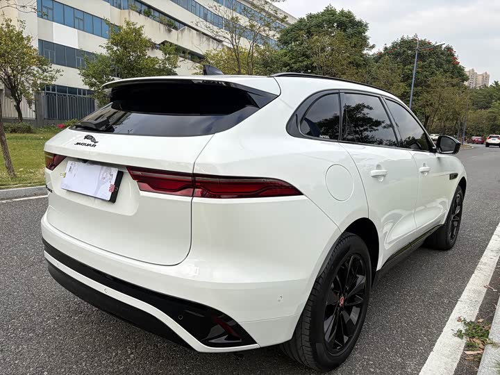Фото 7 - Jaguar F-Pace