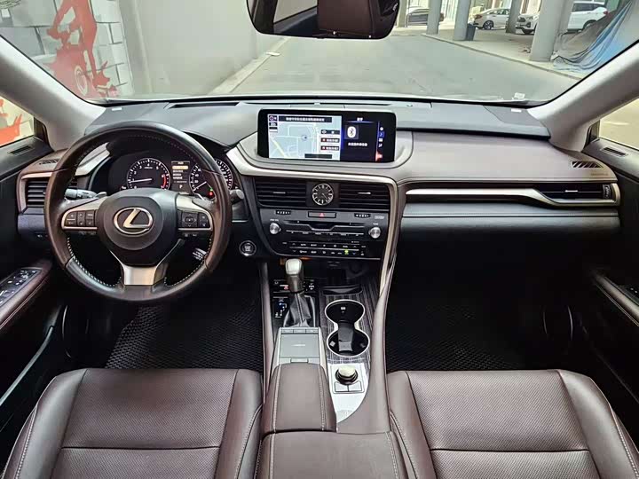 Фото 7 - Lexus RX