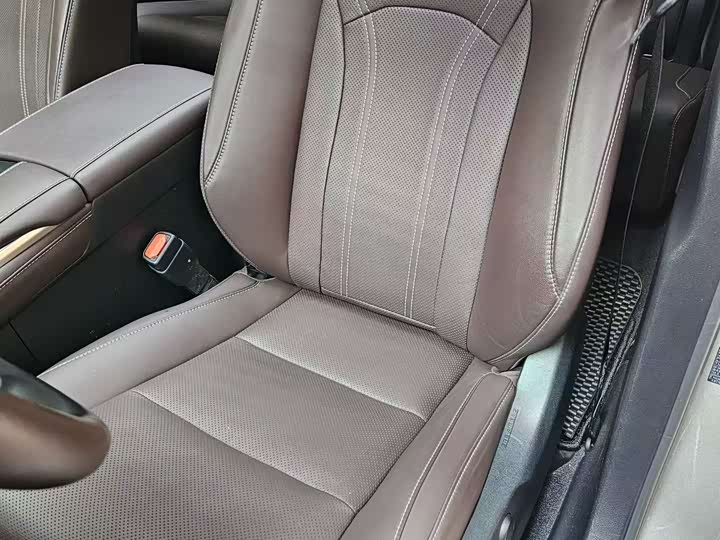 Фото 8 - Lexus RX