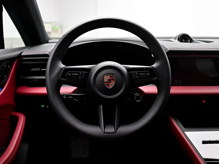 Фото 9 - Porsche Macan EV