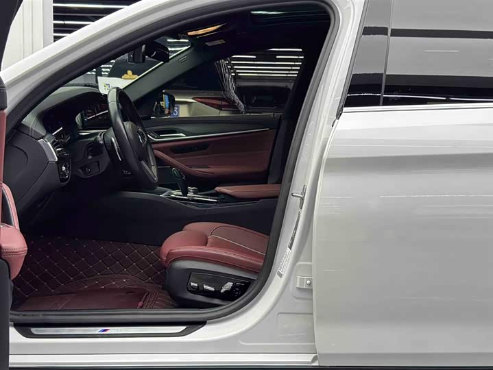 Фото 6 - BMW 5 Series