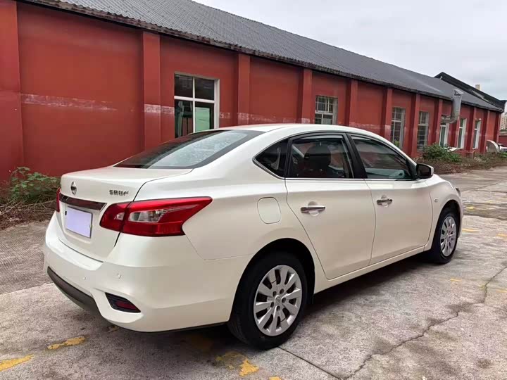 Фото 4 - Nissan Sylphy