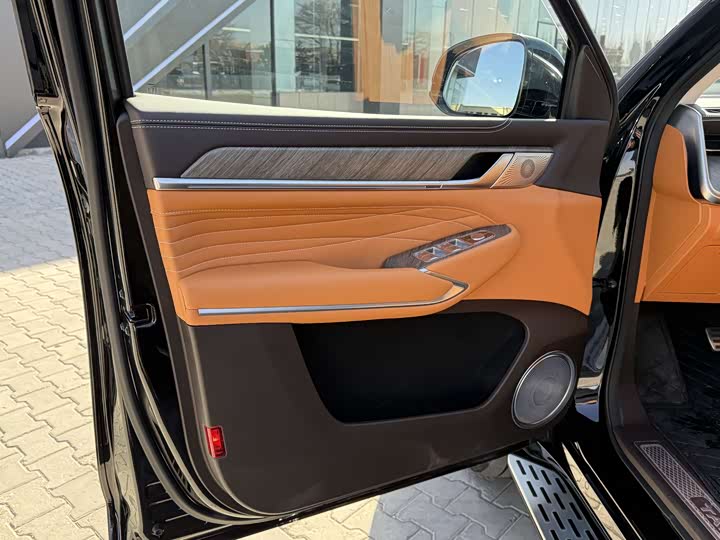 Фото 6 - Tank 500 Hybrid