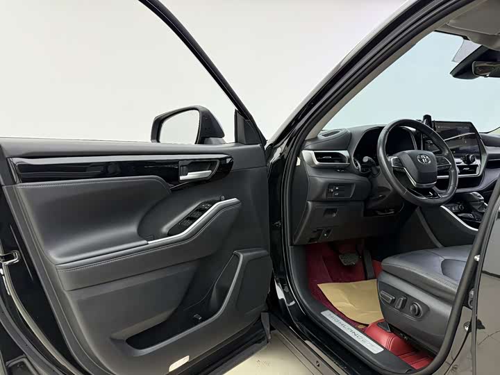 Фото 6 - Toyota Highlander