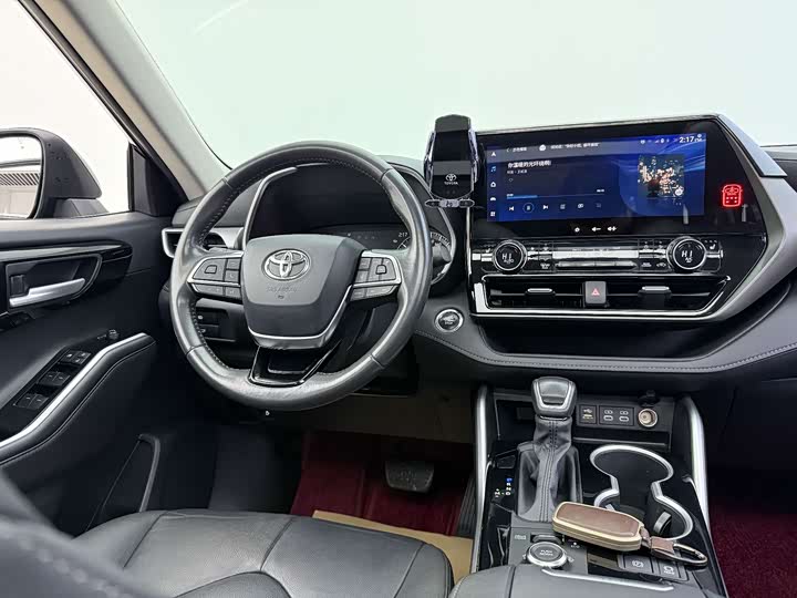 Фото 9 - Toyota Highlander
