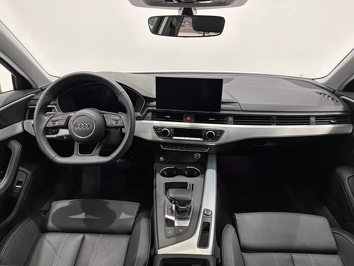 Фото 7 - Audi A4L