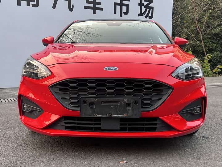 Фото 2 - Ford Focus