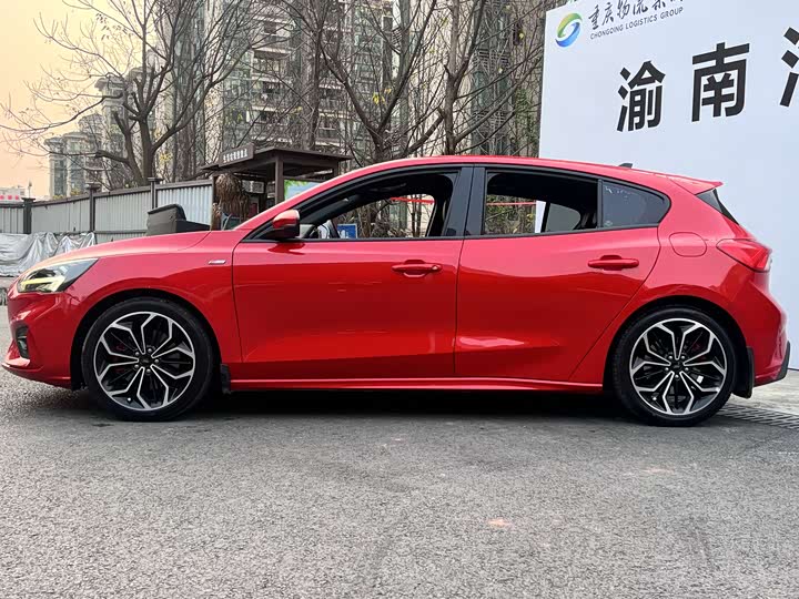 Фото 7 - Ford Focus