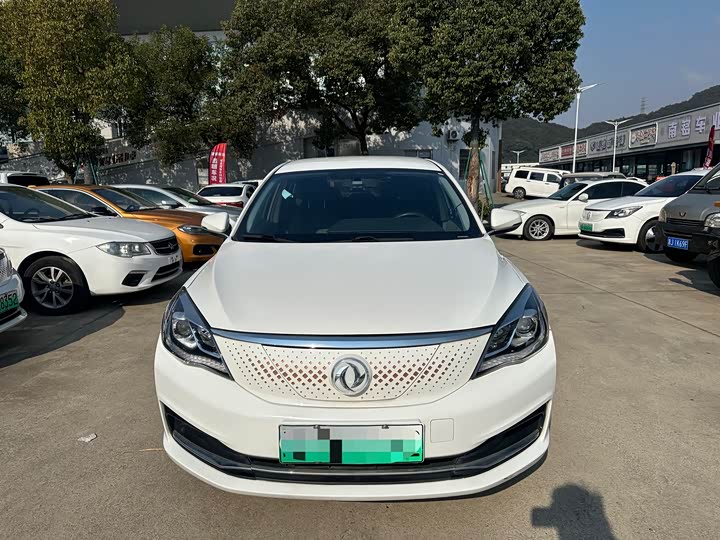 Фото 2 - Dongfeng Aeolus E70