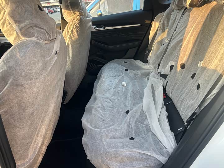 Фото 9 - Geely Preface