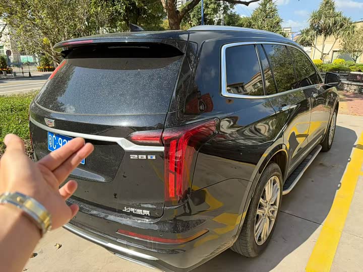 Фото 2 - Cadillac XT6