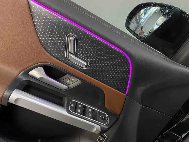 Фото 9 - Mercedes-Benz GLB-Class