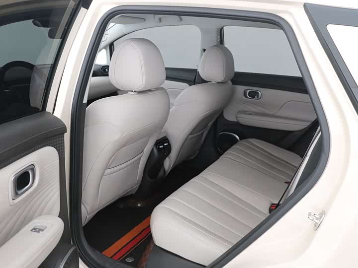 Фото 6 - GAC Aion UT