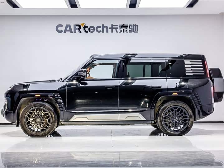 Фото 3 - BYD Yangwang U8