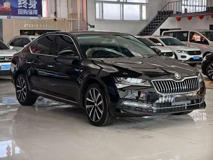 Фото 2 - Skoda Superb