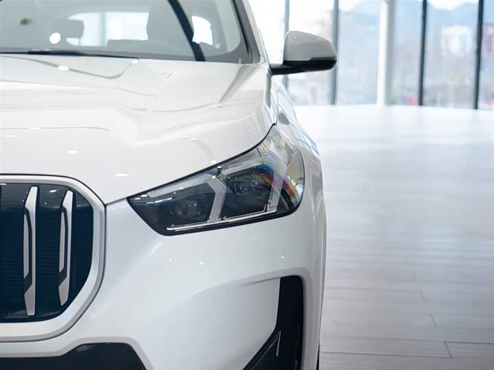 Фото 8 - BMW X1