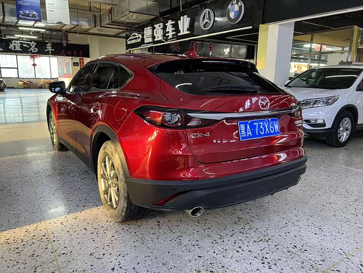 Фото 4 - Mazda CX-4