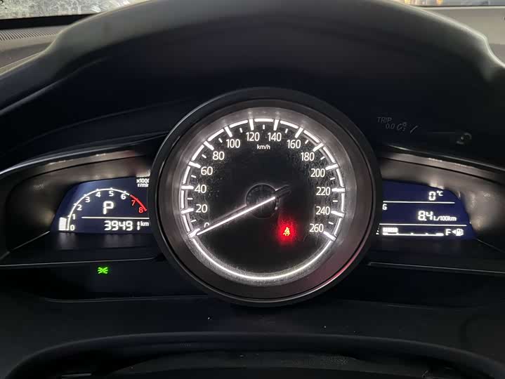 Фото 8 - Mazda CX-4