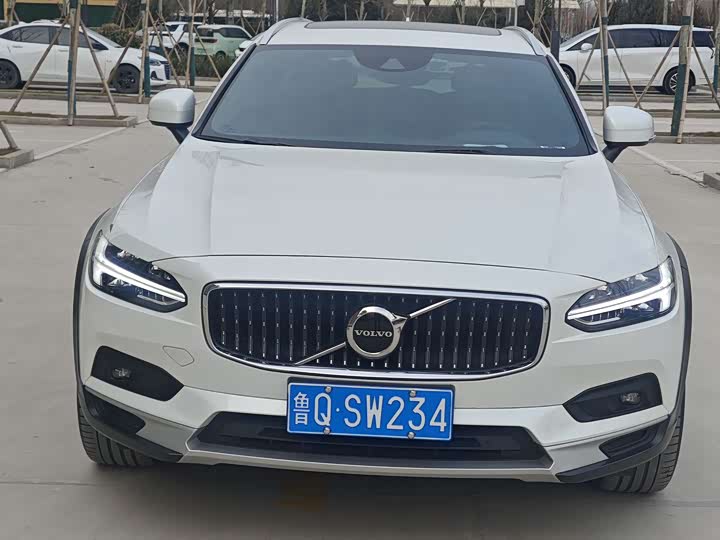Фото 2 - Volvo V90