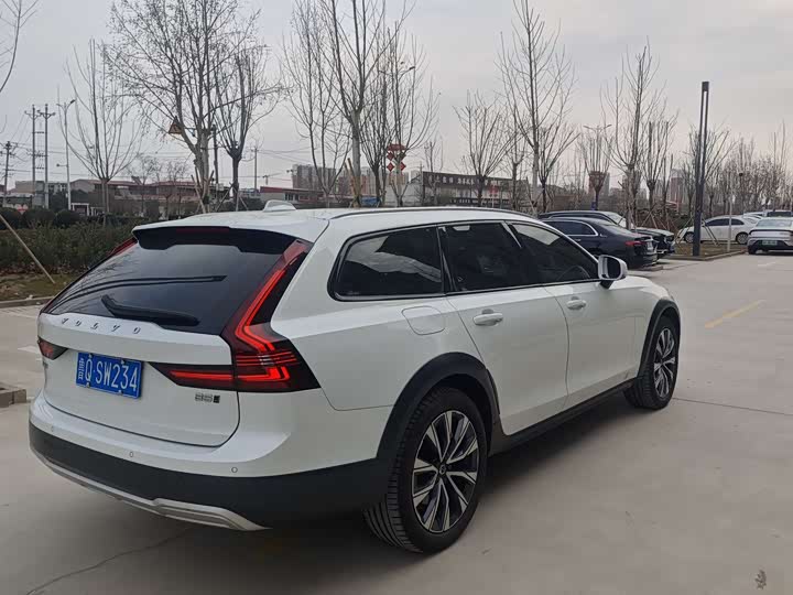 Фото 7 - Volvo V90
