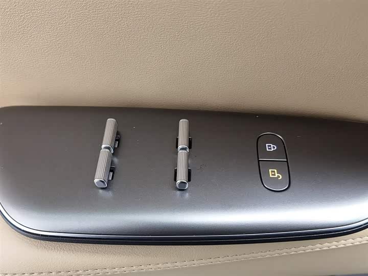 Фото 9 - BAIC Arcfox Alpha T5