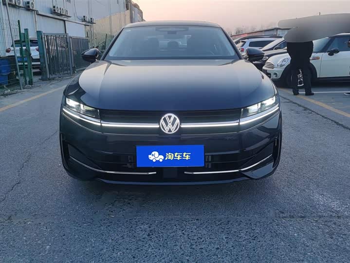 Фото 2 - Volkswagen Magotan