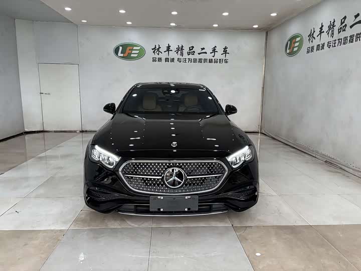 Фото 2 - Mercedes-Benz E-Class