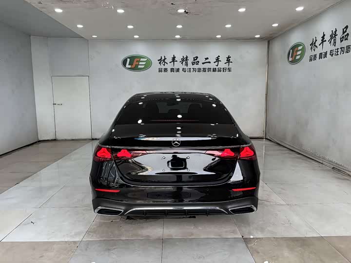 Фото 6 - Mercedes-Benz E-Class