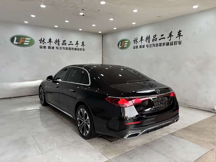 Фото 7 - Mercedes-Benz E-Class