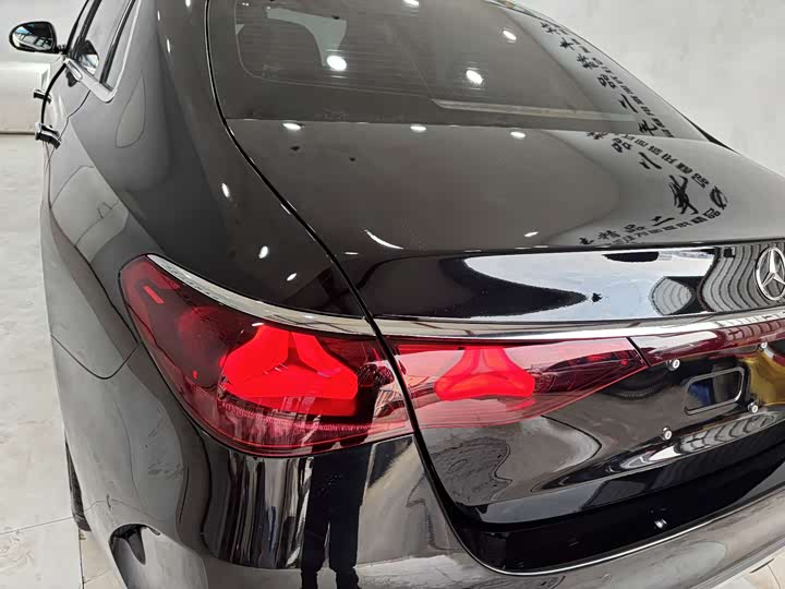 Фото 9 - Mercedes-Benz E-Class