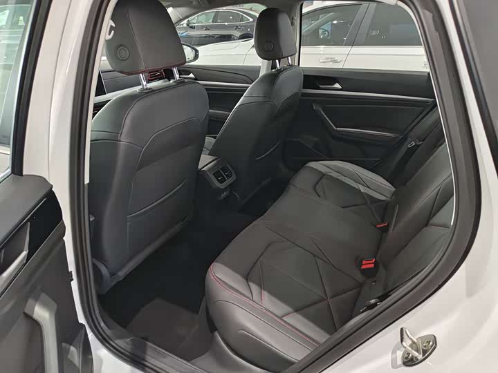 Фото 7 - Volkswagen Lavida