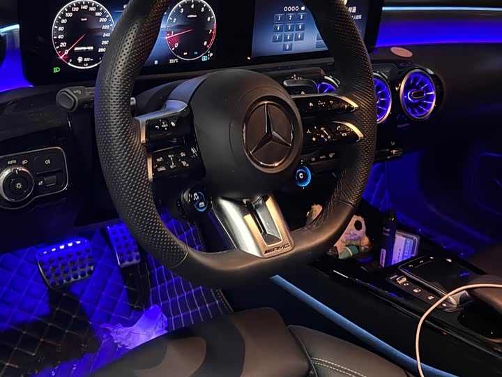 Фото 5 - Mercedes-Benz A-Class AMG