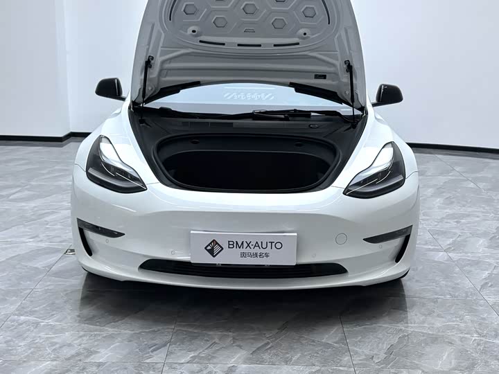 Фото 9 - Tesla Model 3